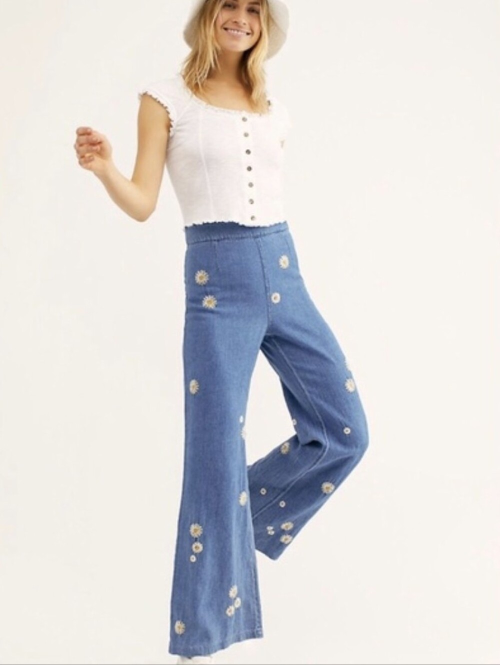 Free People Wide Leg Daisy Embrpidered Jeans 29